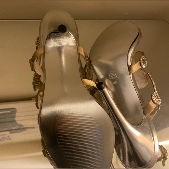 E! Hollywood x Macy’s Gold & Silver Embellished Sandals - Picture 6 of 6